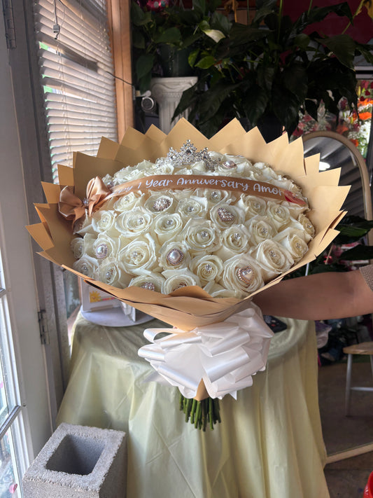 50 soft white roses with golden add ons✨