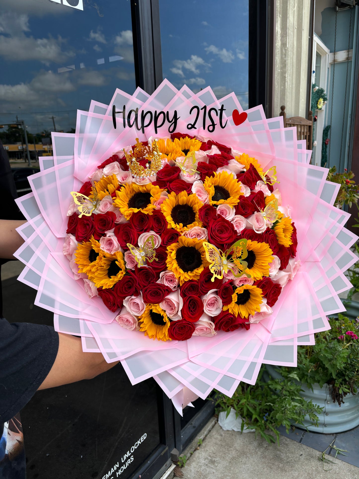 100 rose + sunflowers❤️