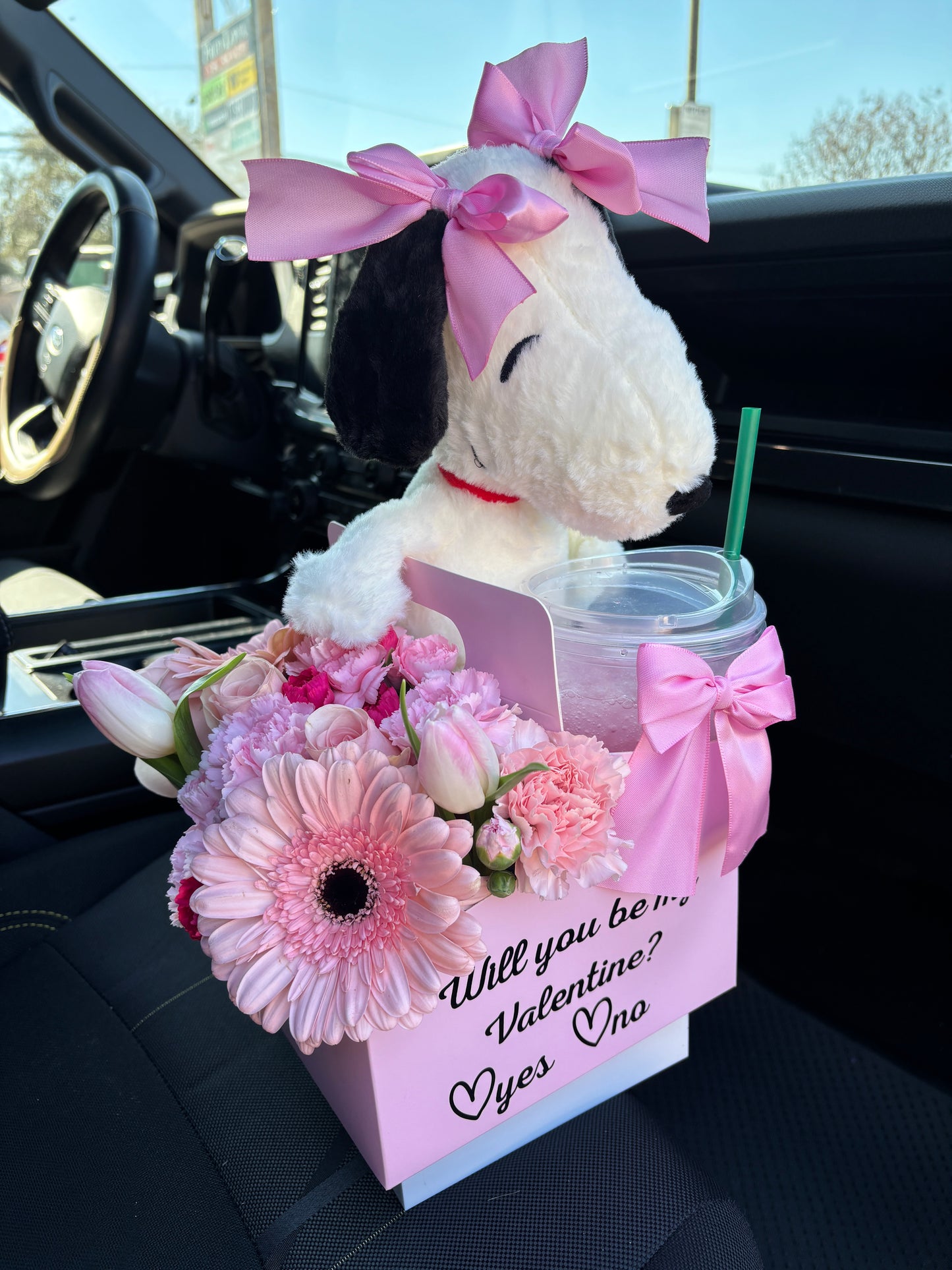 Cup holder Arrangement + plush ( NO DRINK!)💘