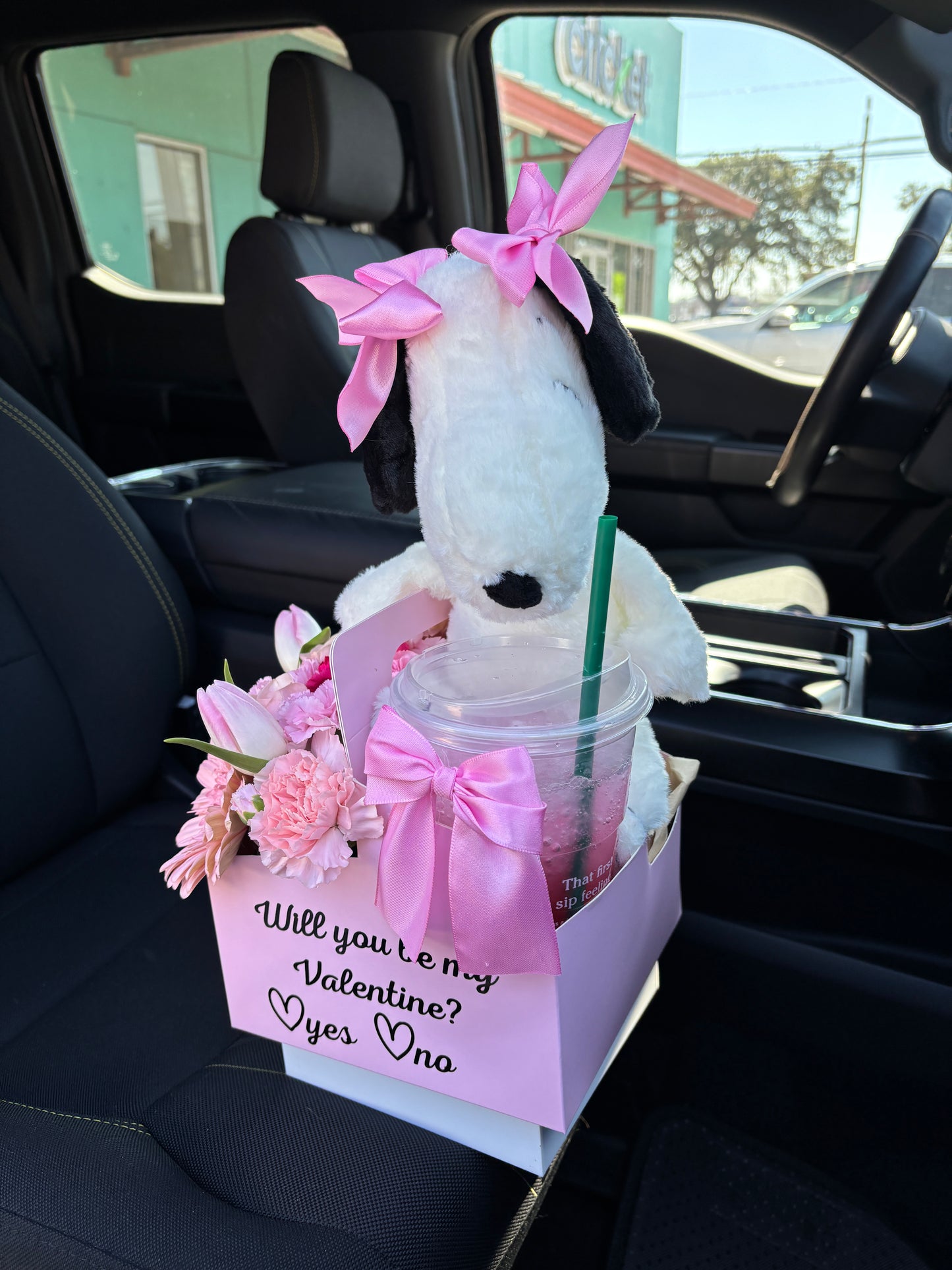 Cup holder Arrangement + plush ( NO DRINK!)💘