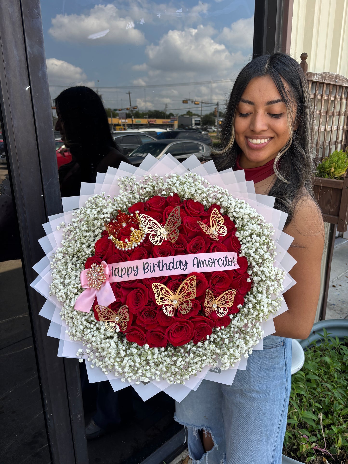 50 Finest Red Roses with babysbreath rim❤️