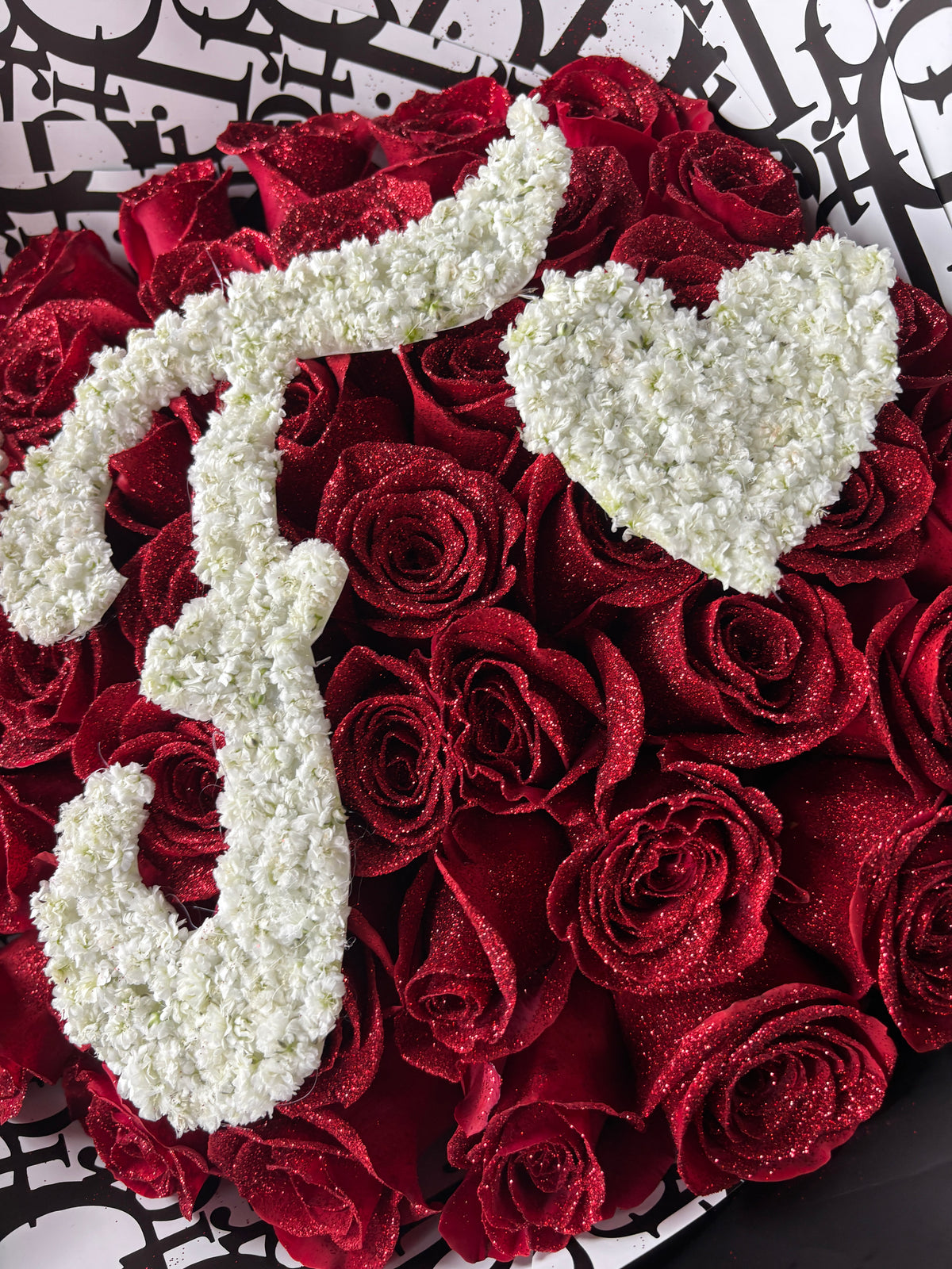 36 glittered roses with Initial of choice ️ – Bouquets By Ruby Htx 36 glittered roses with Initial of choice ️ – Bouquets By Ruby Htx