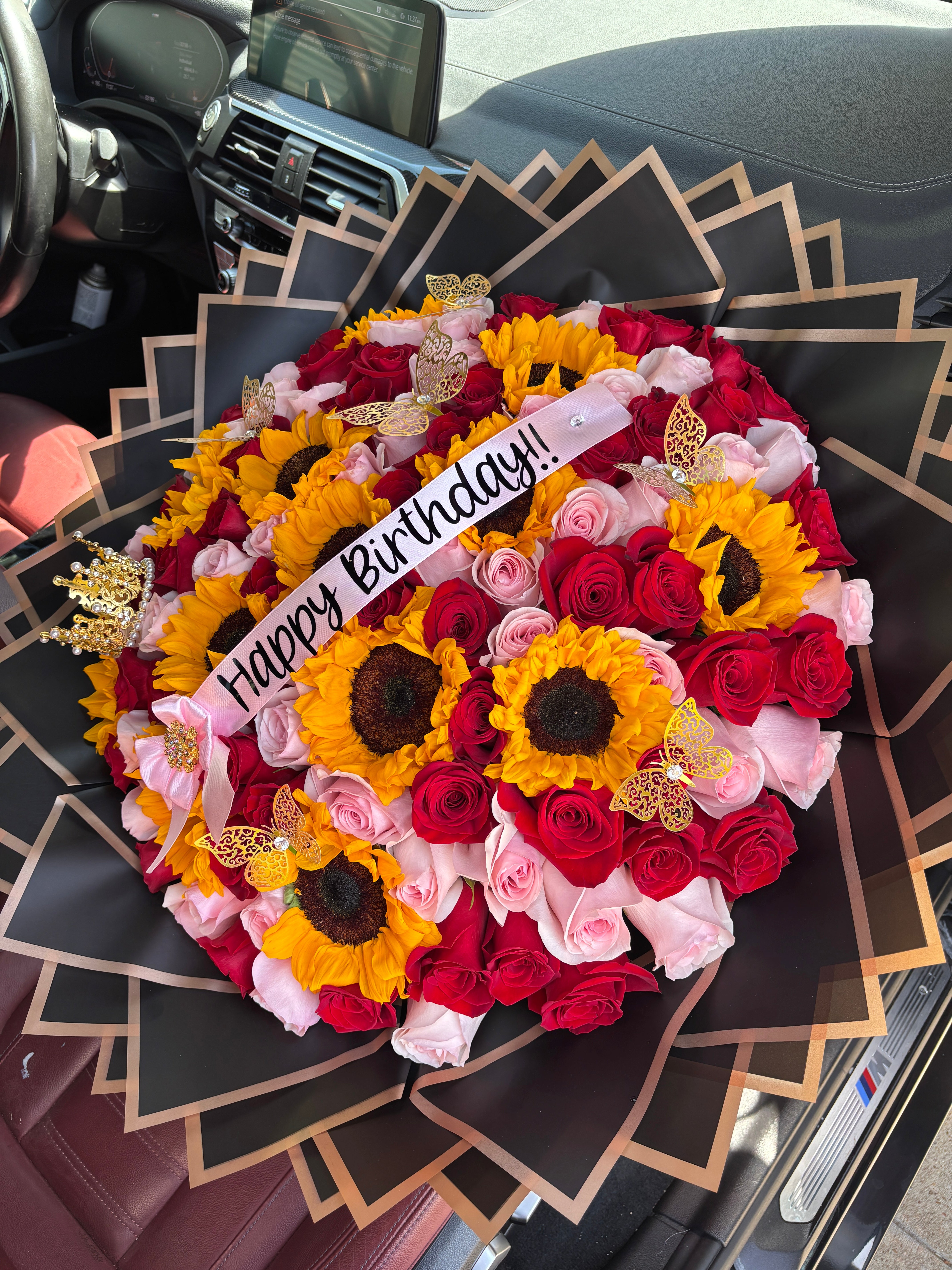 100 rose + sunflowers❤️