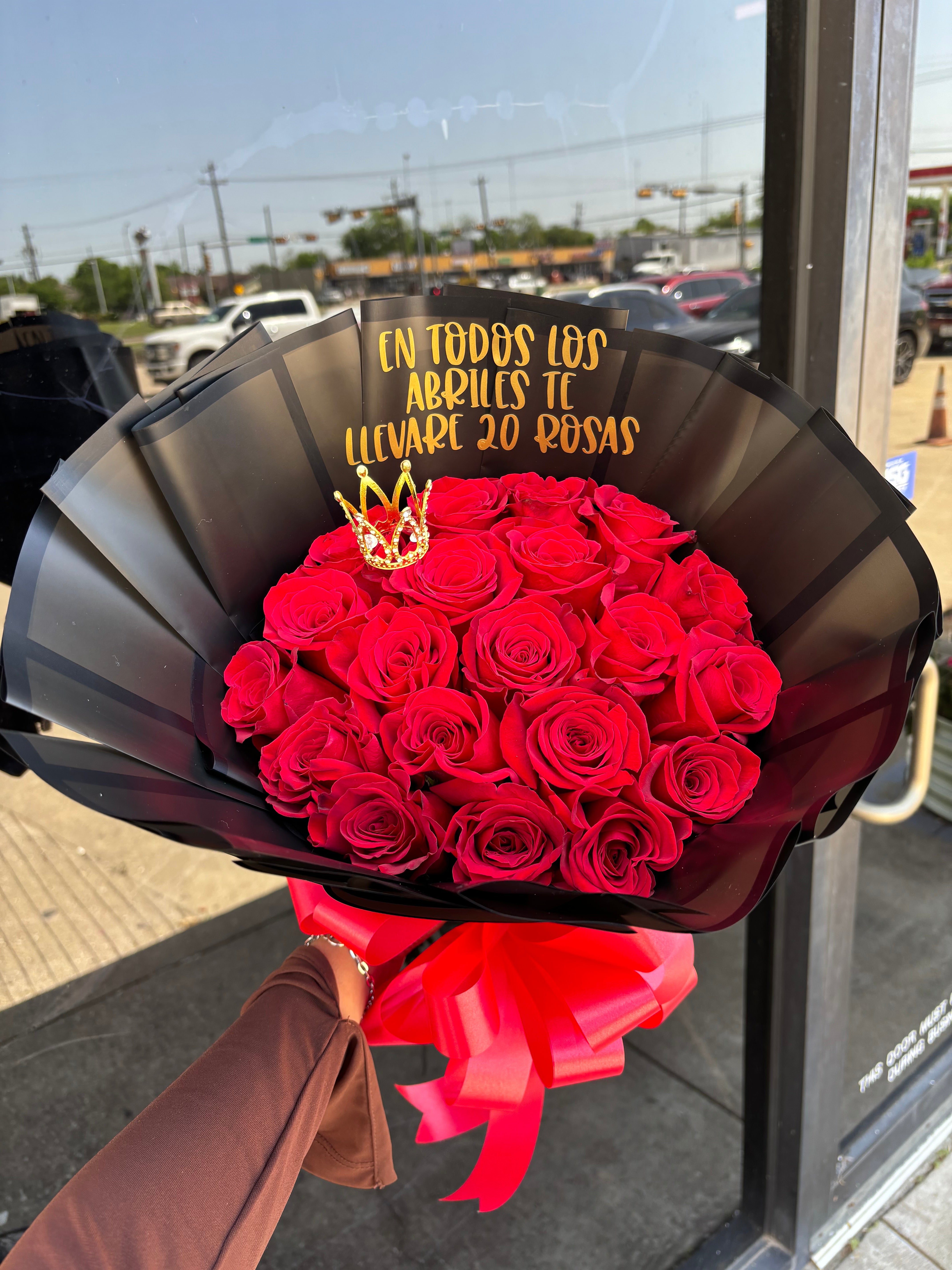 20 rosas Classic with tiny crown 👑