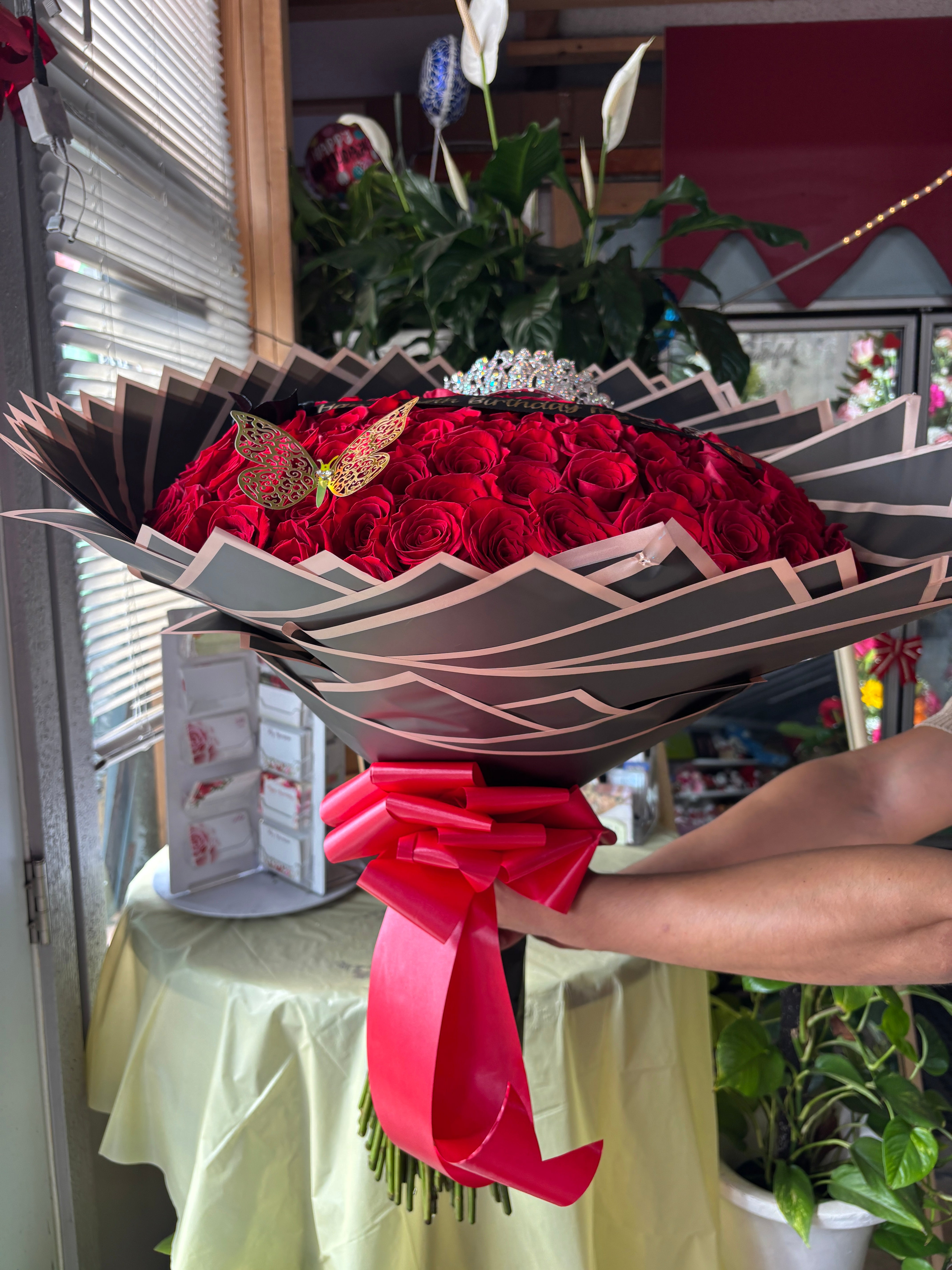 100 spiral love roses for My Queen❤️✨