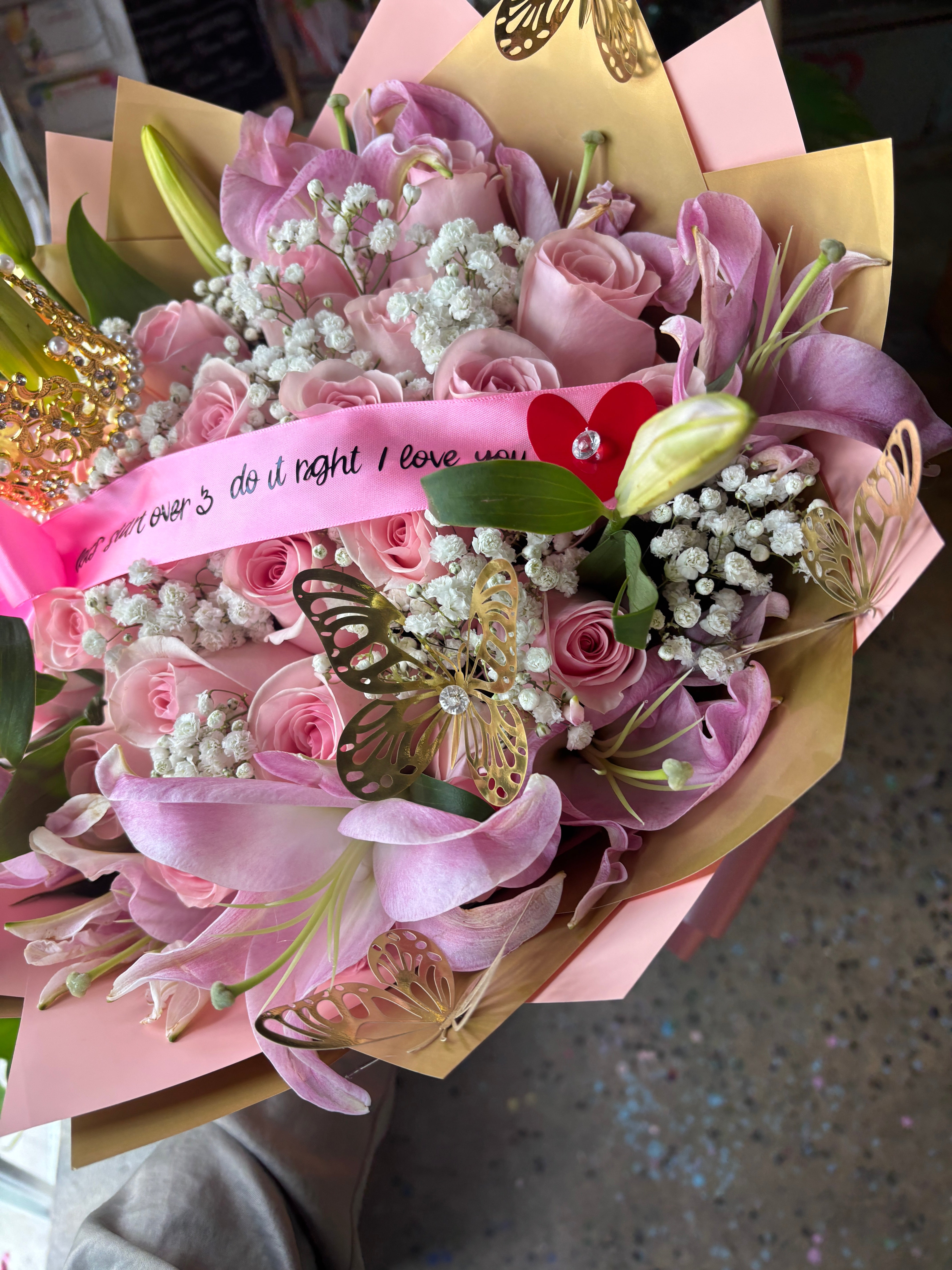 24 Pink roses and lilies touch for her<3🎀