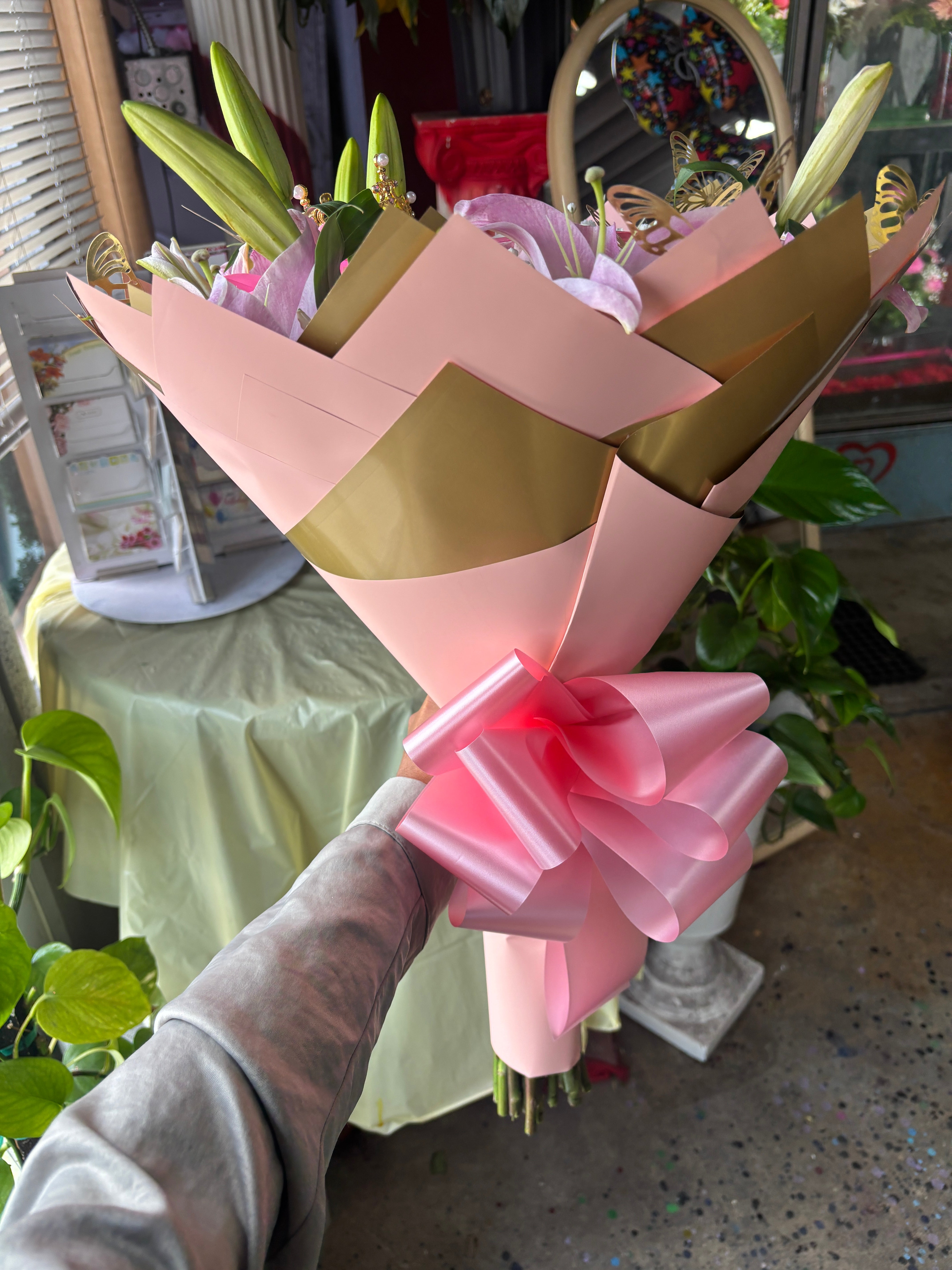 24 Pink roses and lilies touch for her<3🎀