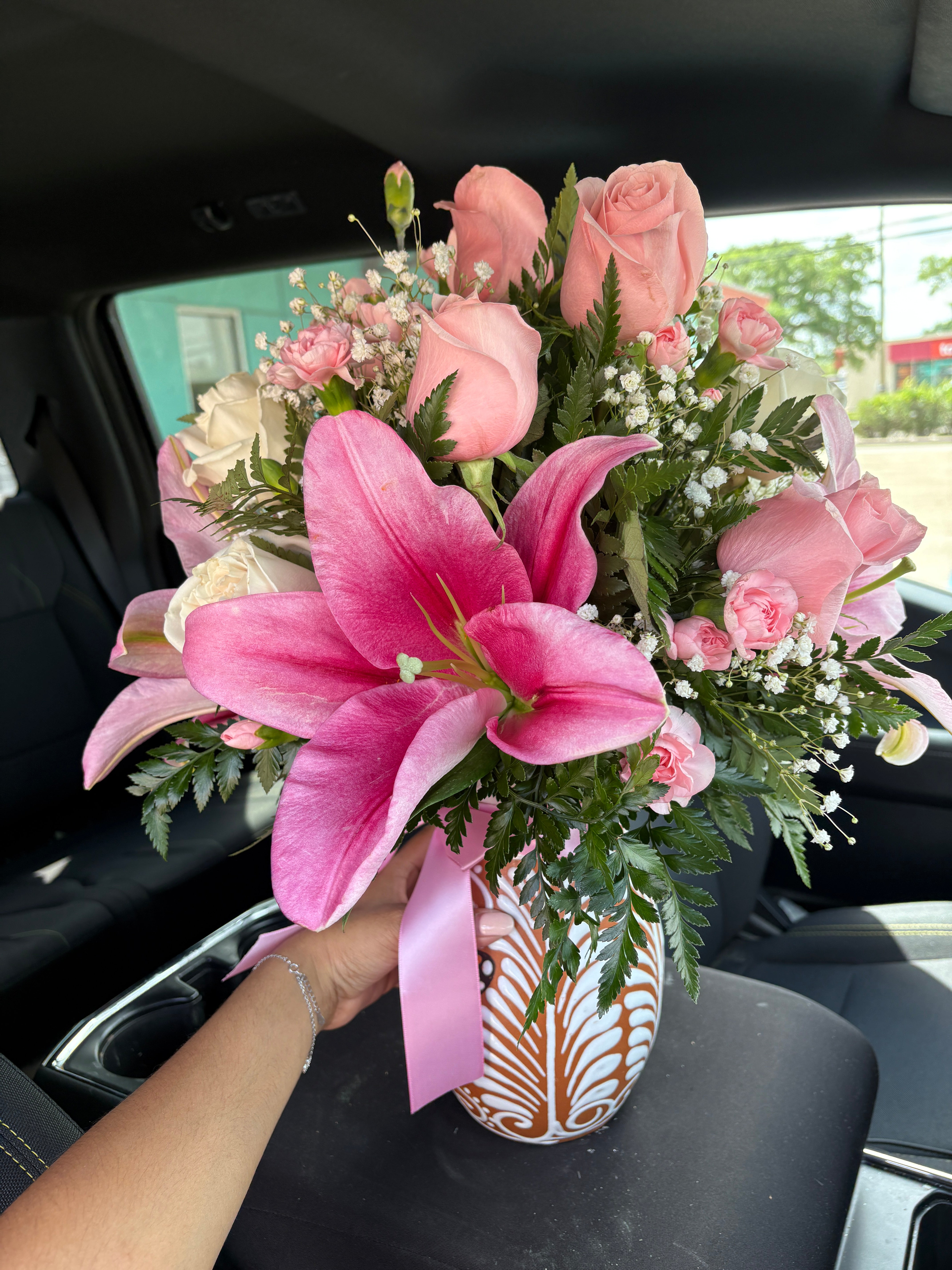 Lilys and roses Barro Vase 🌸