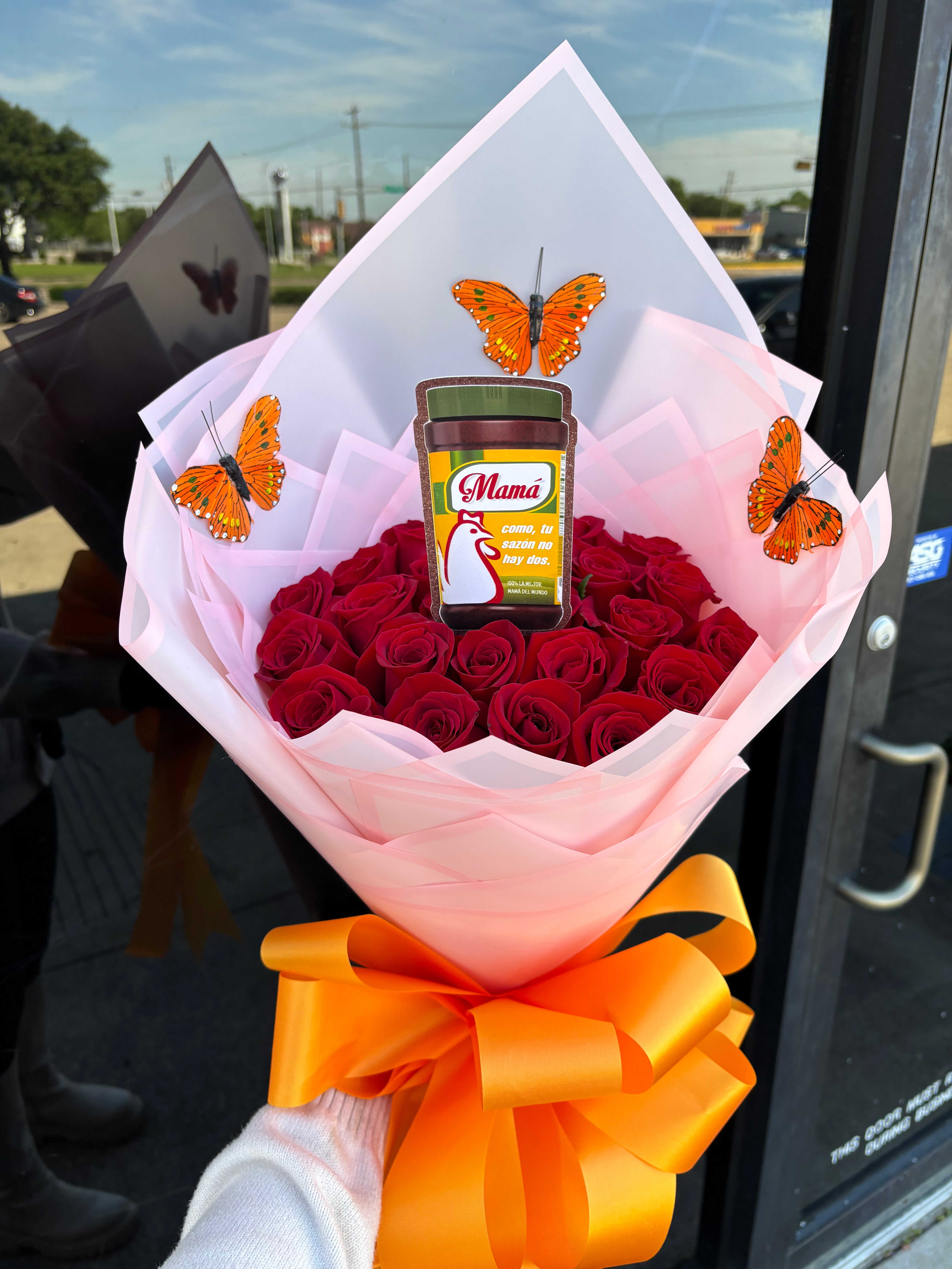 24 red + sazon topper & butterflies 🧡