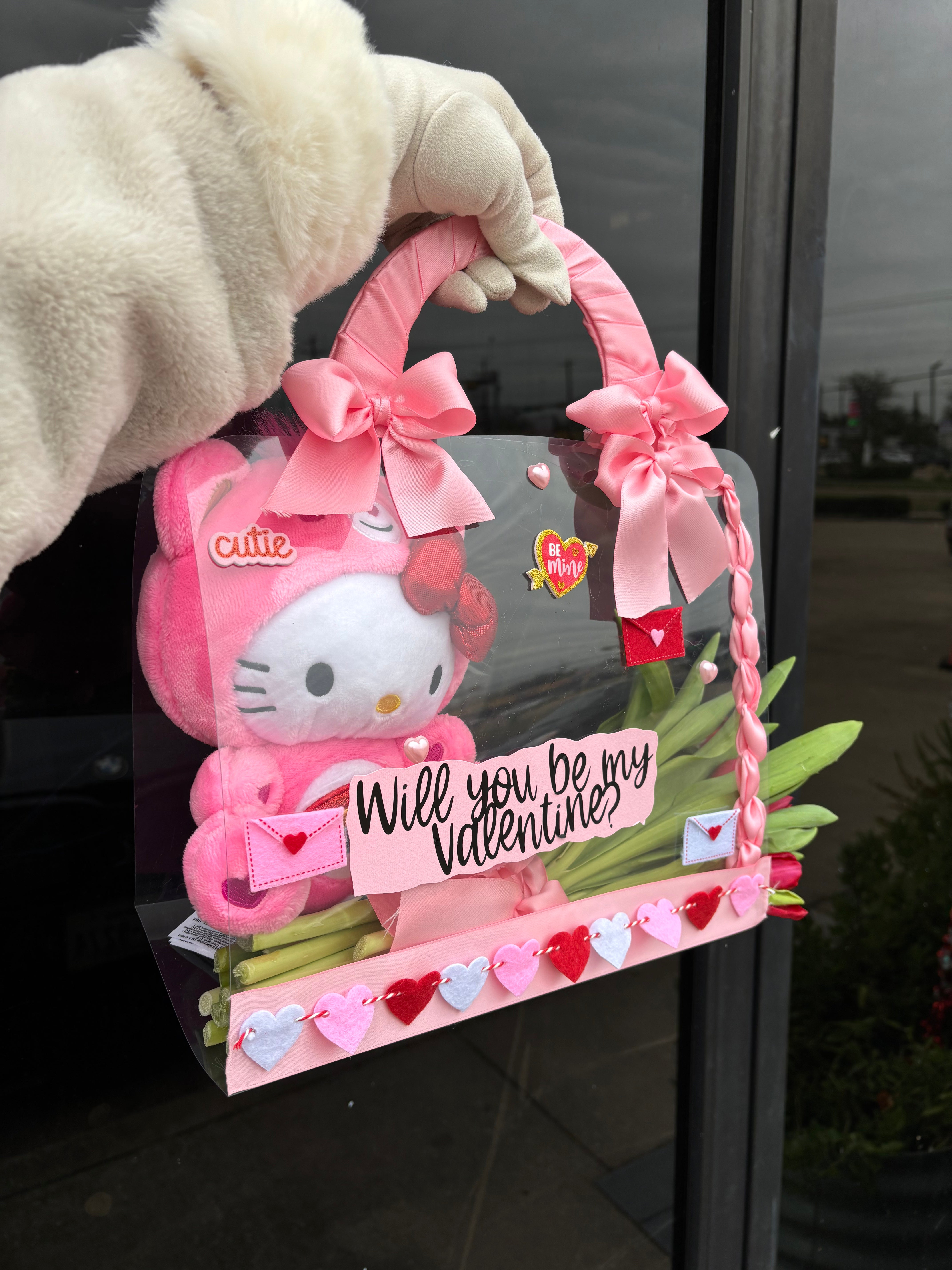 10 Tulip Floral purse with plushy 💘💞✨
