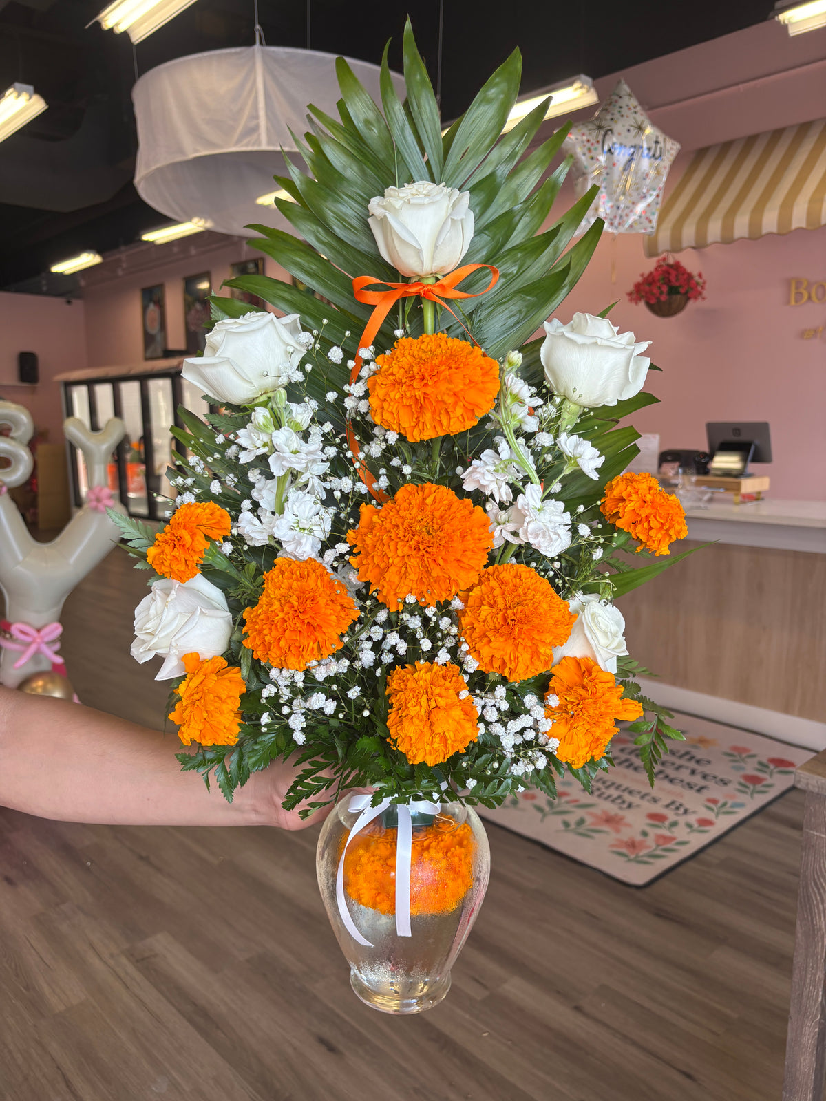 The cempasuchil guiding vase 🧡